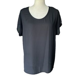 Everleigh Black Short Sleeve Scoop Neck Tunic Top - Size S